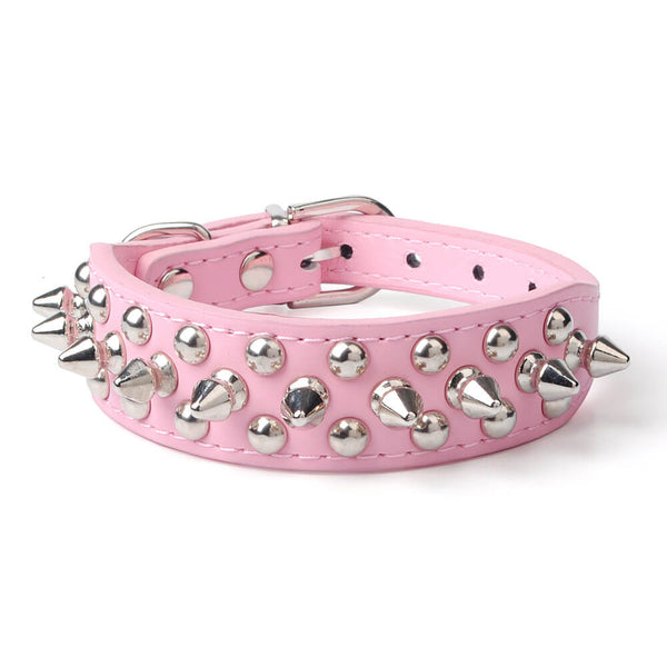 Collares multicolor de mascotas con tachuelas